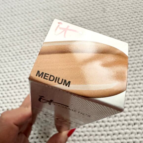 IT Cosmetics Your Skin But Better CC+ Cream Color Correcting Cream Medium SPF 50 - Picture 3 of 4